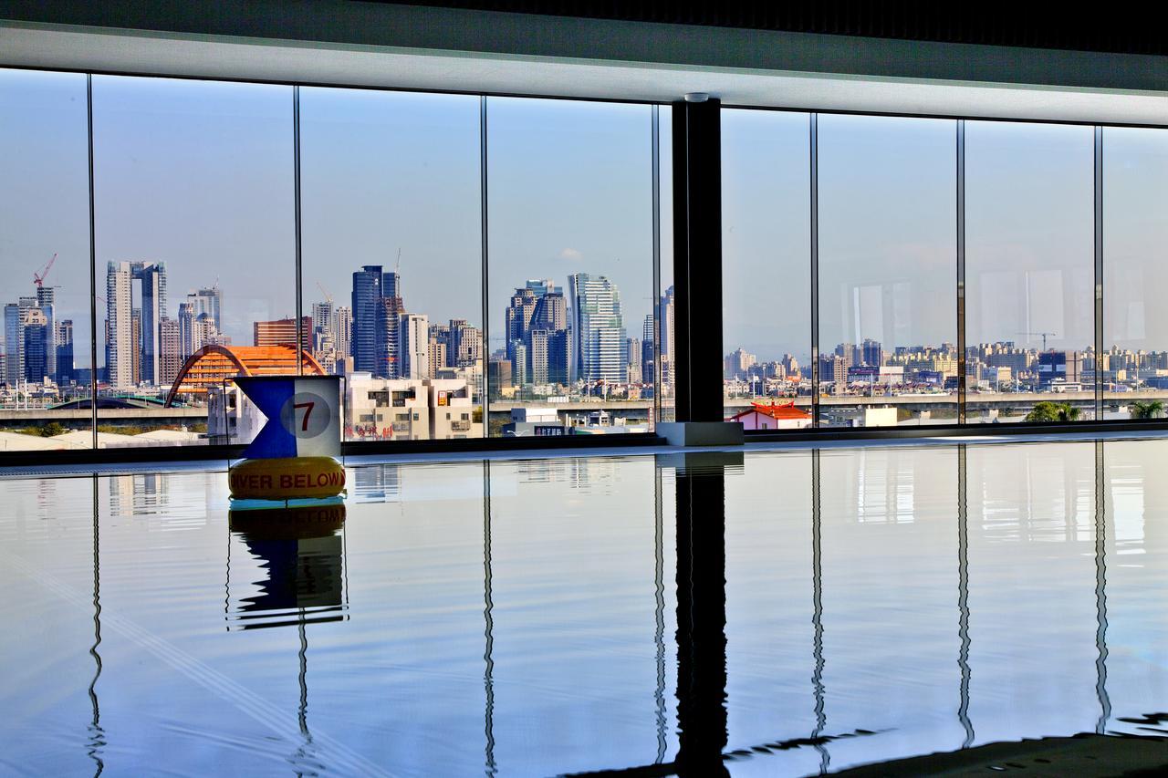 Divecube Hotel Taichung Buitenkant foto