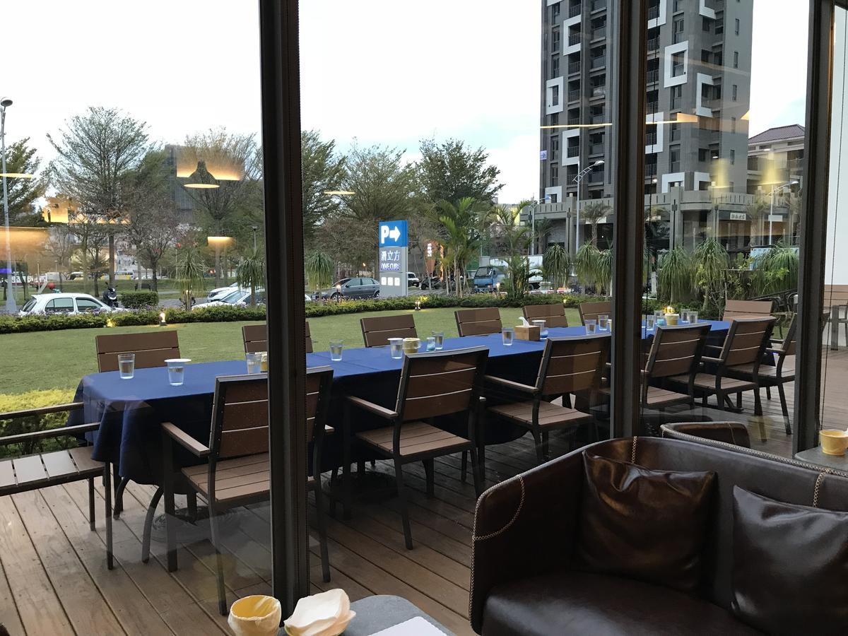 Divecube Hotel Taichung Buitenkant foto